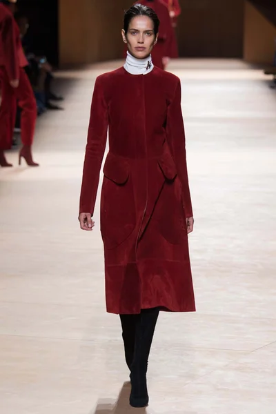 Look 30